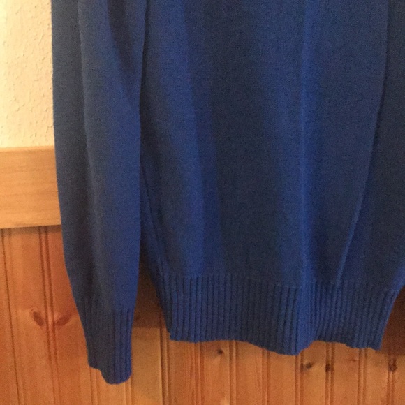 Sweater - Picture 6 of 7